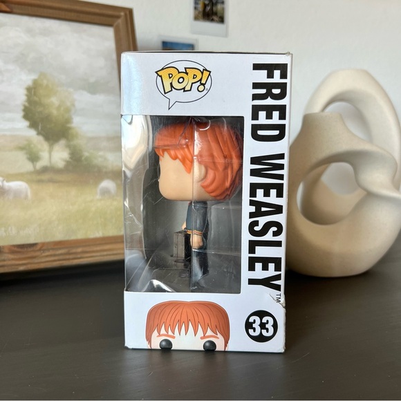 (Damaged box) | Vaulted #33 Fred Weasley Funko Pop Figure - Picture 7 of 10
